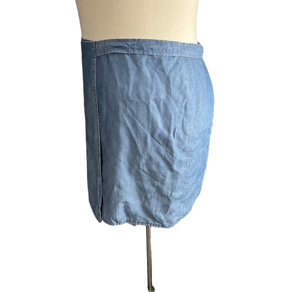 Marine Layer Poppy Reversible Wrap Mini Skirt  Medium Wash Chambray Denim Sz Med - Picture 5 of 16